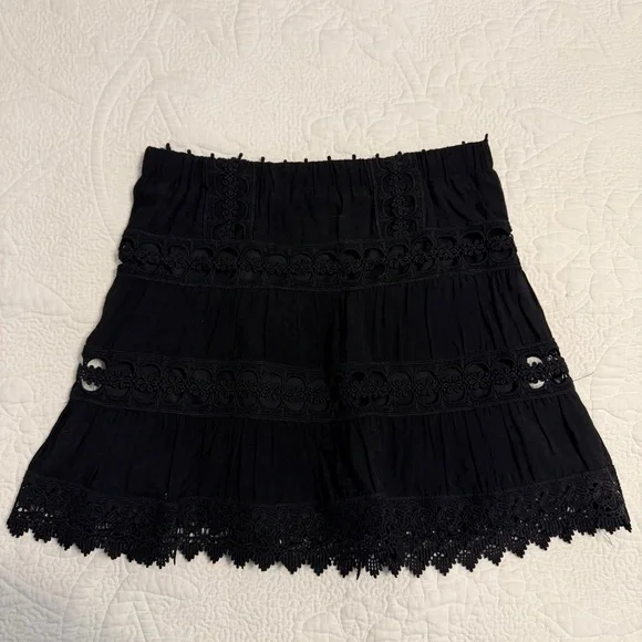 Black Lace-Trim Mini Skirt - Women - Picture 5 of 5